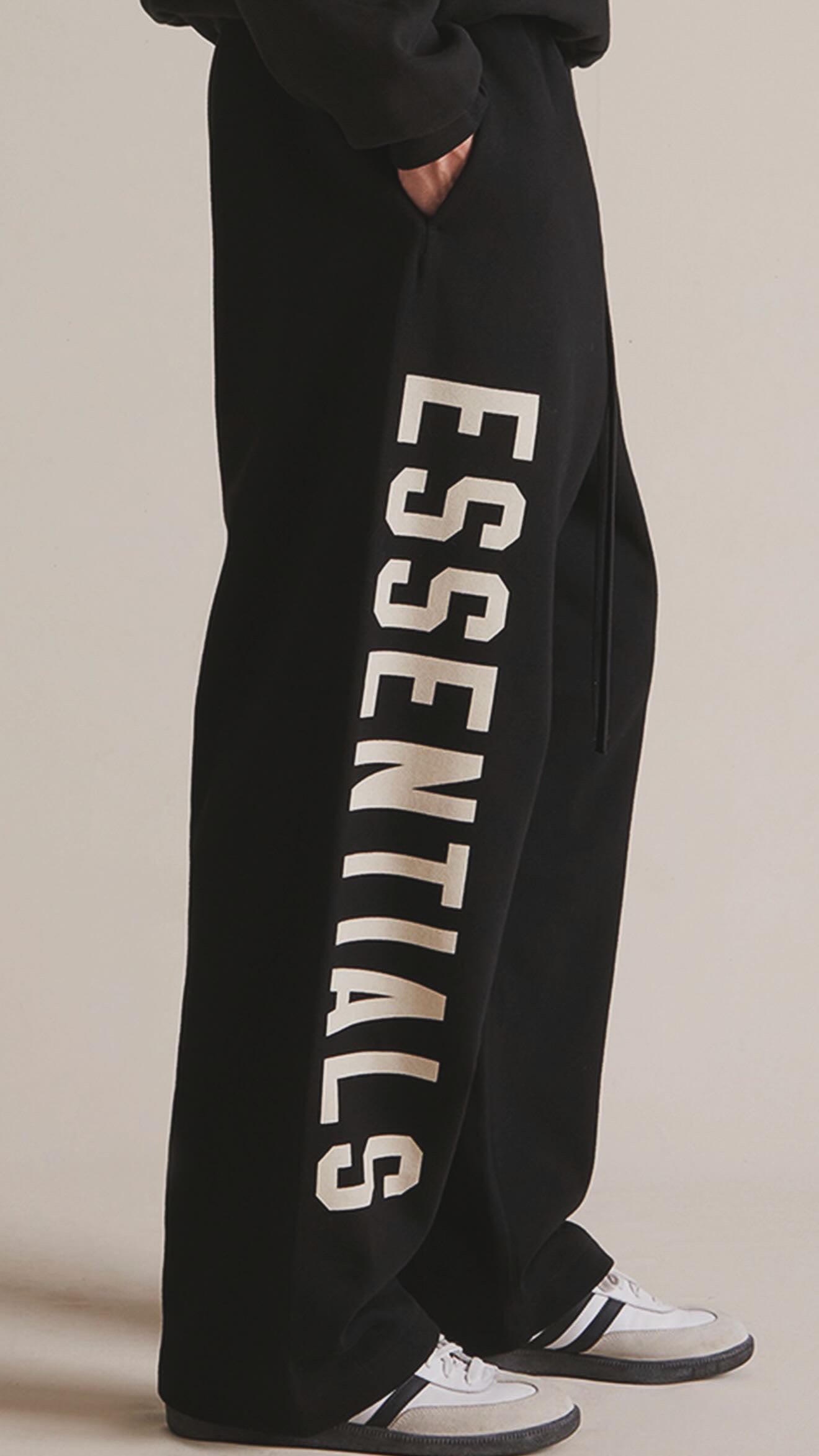 Fear of God ESSENTIALS Fleece Relaxed Sweatpant – Black